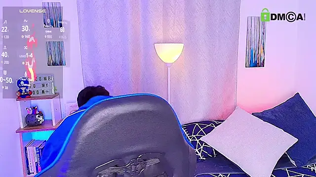 Snapshot of aron_wi chatting on November 18, 10:07 am aron wi online show from November 18, 10:07 am