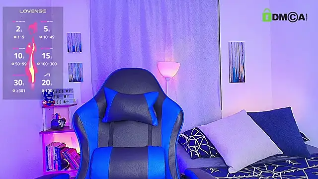 Snapshot of aron_wi chatting on October 31, 10:01 am aron wi online show from October 31, 10:01 am