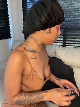 butterflybootyy online show from September 18, 6:11 pm