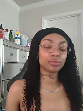 butterflybootyy online show from May 22, 2:48 pm