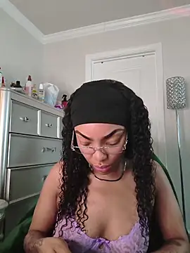 butterflybootyy online show from May 15, 11:19 am