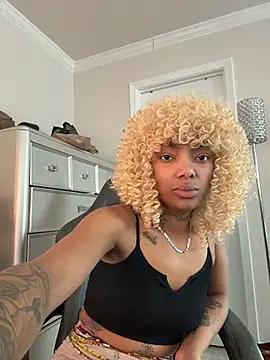 butterflybootyy online show from December 19, 3:36 pm