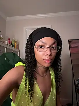 butterflybootyy online show from April 23, 9:49 am