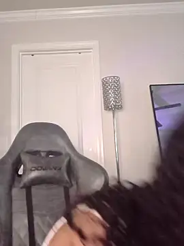 butterflybootyy online show from May 8, 11:03 am