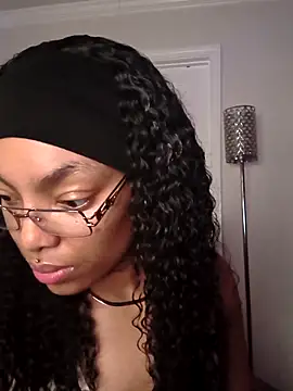 butterflybootyy online show from May 4, 7:55 am