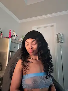 butterflybootyy online show from April 4, 2:01 pm