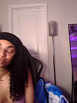butterflybootyy online show from May 19, 1:56 am