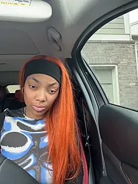 butterflybootyy online show from December 5, 6:50 pm