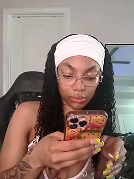 butterflybootyy online show from April 30, 11:39 am