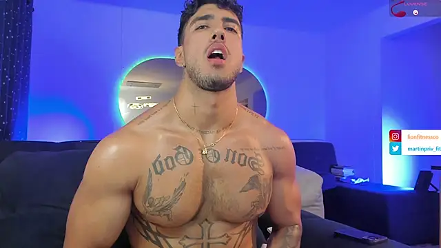 Snapshot of JACOB_MARTINS chatting on March 11, 10:31 pm JACOB MARTINS online show from March 11, 10:31 pm