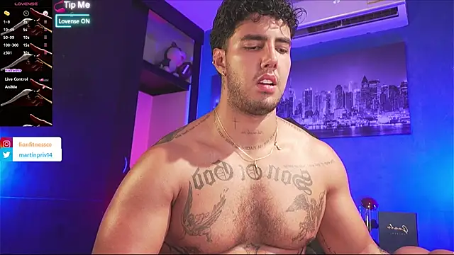 Snapshot of JACOB_MARTINS chatting on December 17, 7:52 pm JACOB MARTINS online show from December 17, 7:52 pm