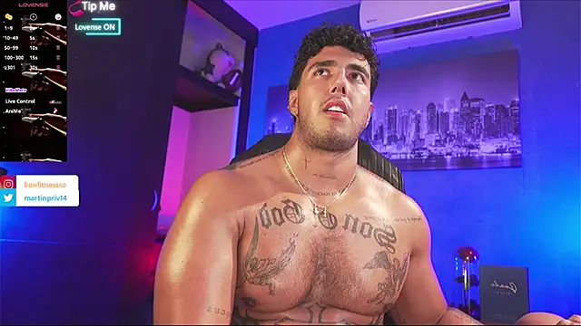 JACOB MARTINS online show from December 21, 8:09 pm