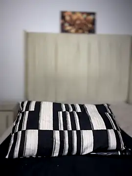 BhadBhad Kitty online show from December 2, 2:34 am