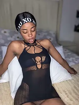 BhadBhad Kitty online show from March 17, 4:29 am