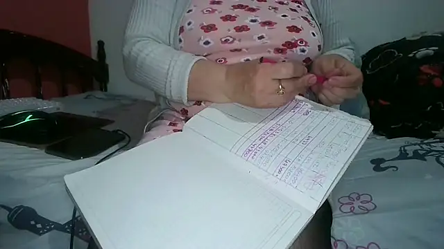 Elizabeth68 online show from November 8, 1:03 pm