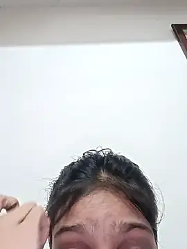 Snapshot of Riyu_05 chatting on February 4, 6:36 am Riyu 05 online show from February 4, 6:36 am