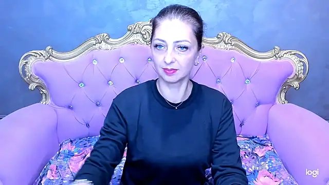 Snapshot of DivinSandra chatting on October 13, 4:58 am DivinSandra online show from October 13, 4:58 am
