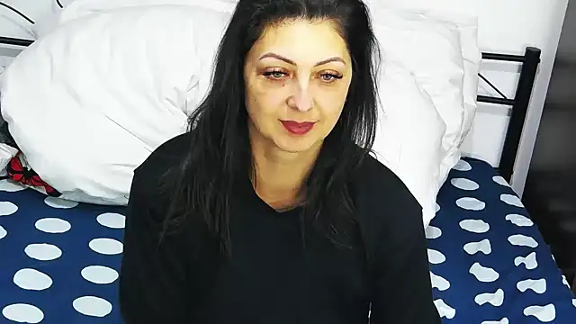 Snapshot of DivinSandra chatting on March 7, 9:40 am DivinSandra online show from March 7, 9:40 am