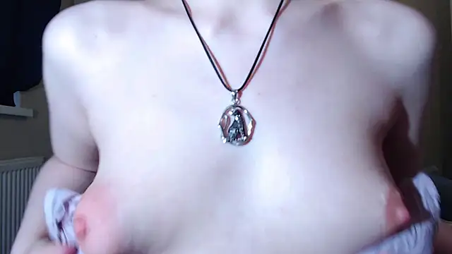 ErikysM online show from April 10, 3:41 pm