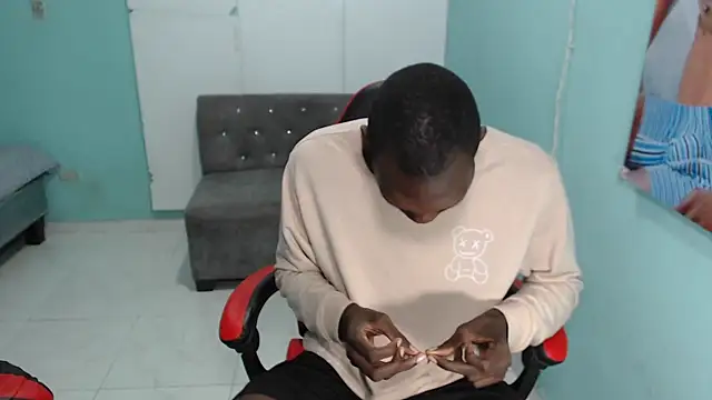 Snapshot of black30cmdick chatting on November 19, 1:55 pm black30cmdick online show from November 19, 1:55 pm