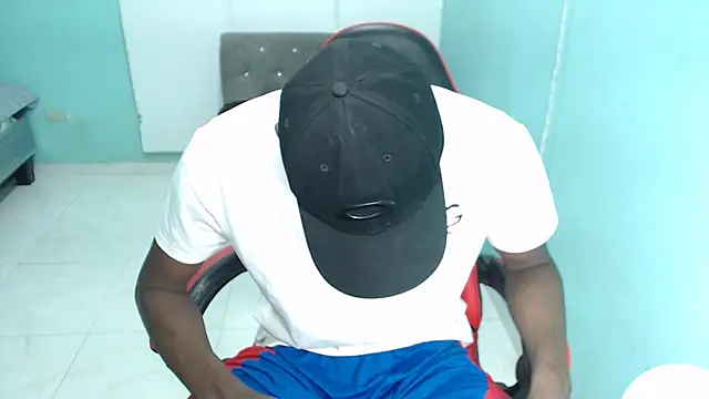 Snapshot of black30cmdick chatting on December 14, 9:09 pm black30cmdick online show from December 14, 9:09 pm