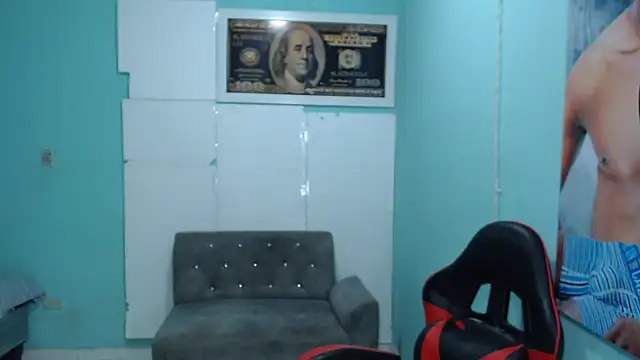 Snapshot of black30cmdick chatting on November 18, 9:07 pm black30cmdick online show from November 18, 9:07 pm