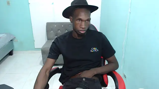 Snapshot of black30cmdick chatting on November 23, 6:45 am black30cmdick online show from November 23, 6:45 am