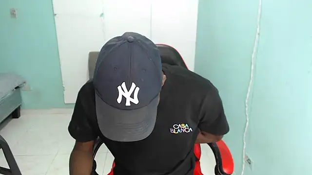 Snapshot of black30cmdick chatting on November 25, 5:30 am black30cmdick online show from November 25, 5:30 am