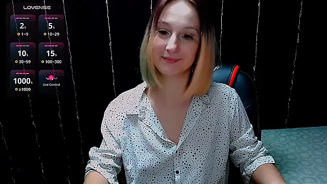 Snapshot of AgathaNoxe chatting on January 22, 5:26 am AgathaNoxe online show from January 22, 5:26 am