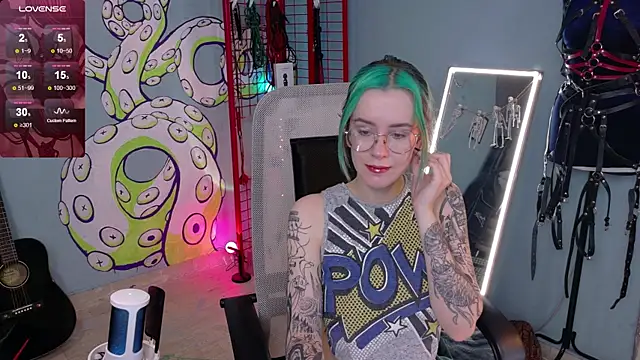 Snapshot of Cumpotik_Eve chatting on February 12, 2:22 am Cumpotik Eve online show from February 12, 2:22 am