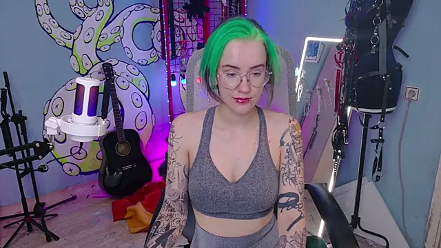 Snapshot of Cumpotik_Eve chatting on June 18, 2:54 am Cumpotik Eve online show from June 18, 2:54 am