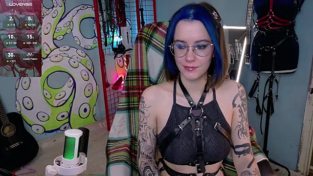 Snapshot of Cumpotik_Eve chatting on February 20, 3:03 am Cumpotik Eve online show from February 20, 3:03 am