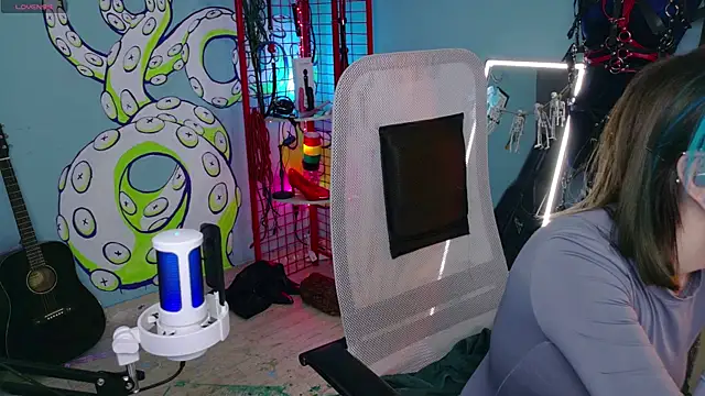 Snapshot of Cumpotik_Eve chatting on March 3, 2:40 am Cumpotik Eve online show from March 3, 2:40 am