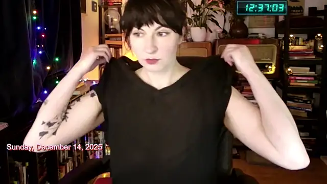 404girlnotfound online show from December 14, 11:38 am