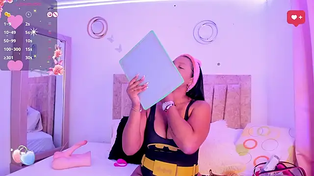 LaurinMonroe online show from February 10, 7:28 pm