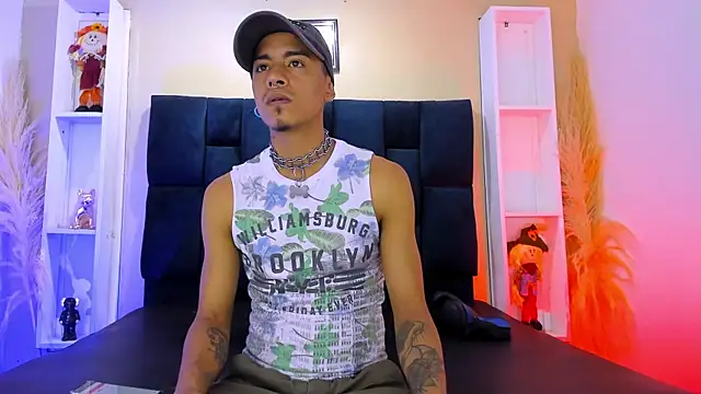 Snapshot of Mowgli_FFun chatting on September 16, 7:48 pm Mowgli FFun online show from September 16, 7:48 pm