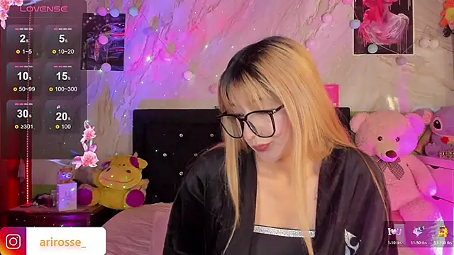 ariana rosse   online show from November 26, 8:03 am