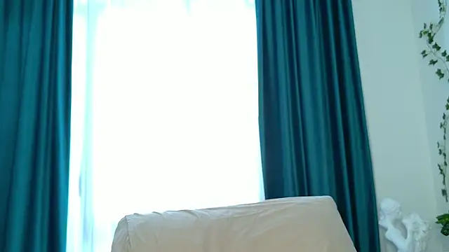 Snapshot of Brenda_M00n chatting on February 22, 7:34 am Brenda M00n online show from February 22, 7:34 am