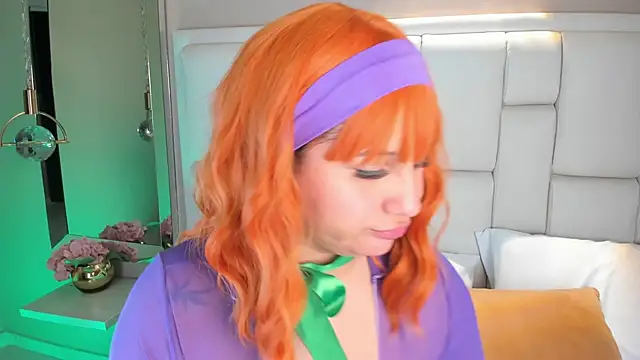 AvyMilton online show from March 4, 11:51 am