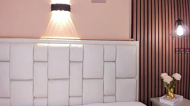 AvyMilton online show from April 5, 12:01 pm