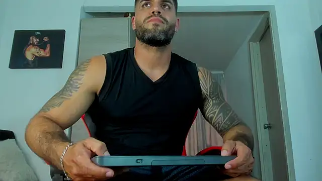 SamirHazard97 online show from May 14, 10:51 pm
