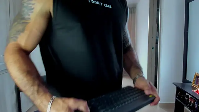 SamirHazard97 online show from December 18, 9:18 pm