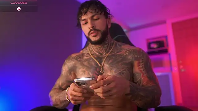 Snapshot of mariano_costa chatting on October 25, 3:28 am mariano costa online show from October 25, 3:28 am