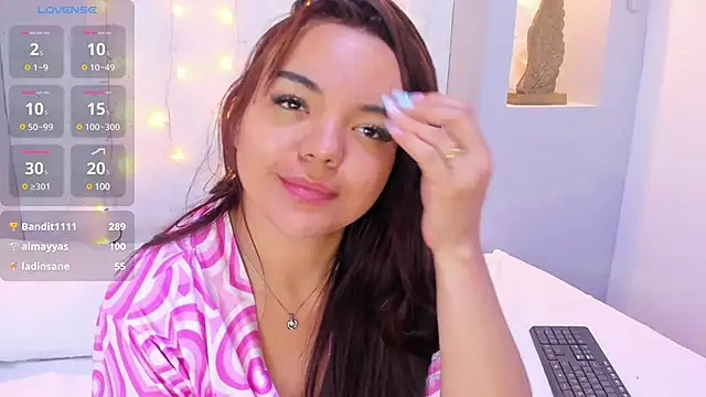 EmilyRouss  online show from March 16, 1:38 am