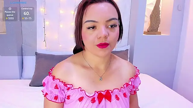 EmilyRouss  online show from March 14, 7:12 pm