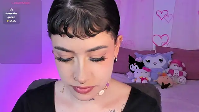 melody suarez online show from September 12, 11:04 pm