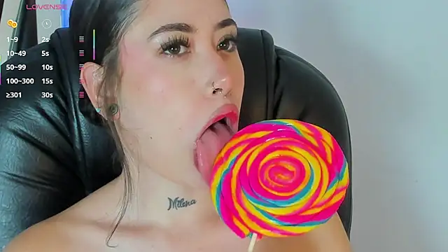 melody suarez online show from March 12, 7:47 pm
