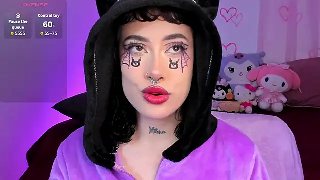 melody suarez online show from October 19, 10:56 pm