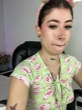 melody suarez online show from March 16, 8:10 pm