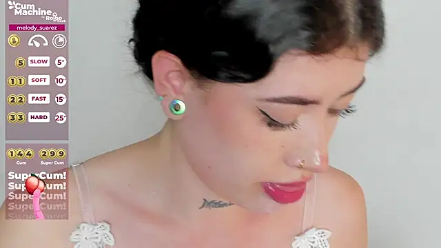 melody suarez online show from February 5, 10:44 pm